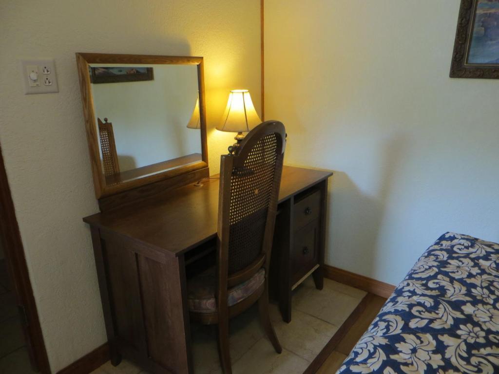 Cool Springs Inn Michigan City Room photo